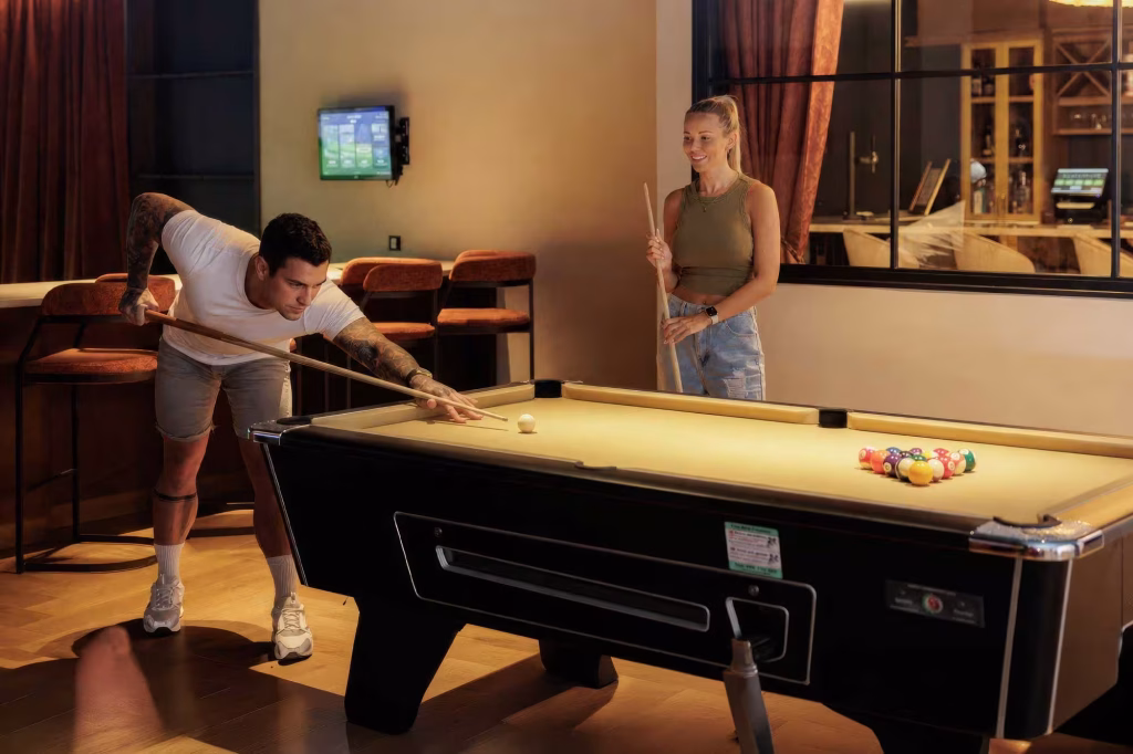 Play pool in Marbella at The Clubhouse